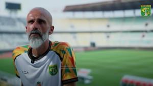 Pelatih-Persebaya-Surabaya-Eduardo-Perez.jpg