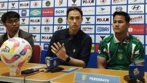 Pelatih-dan-pemain-Persebaya-Surabaya-Paul-Munster-dan-Toni-Firmansyah.jpg