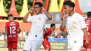 Pemain-Arema-FC-merayakan-gol-ke-jala-Semen-Padang-dalam-lanjutan-Liga-1.jpg