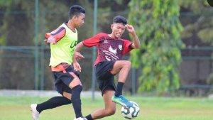 Pemain-Bintang-Angkasa-sudah-siap-menyambut-kompetisi-Liga-Persebaya-2024.jpg