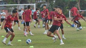 surabaya/Pemain-Timnas-Indonesia-U-19-latihan-di-Lapangan-Thor-Surabaya.jpg
