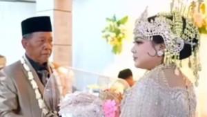 Pengakuan-Kakek-Tarman-ke-Keluarga-Sheila-Dekat-dengan-Bos-Rokok-dan-Bawa-Mahar-Cek-Rp3-Miliar.jpg