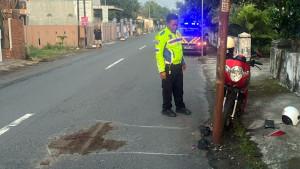 Pengendara-motor-tewas-usai-tabrak-tiang-listrik-di-Blitar-Jatim.jpg