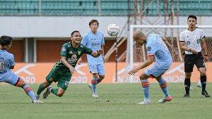 Persebaya-Surabaya-bermain-imbang-0-0-saat-menyambangi-tuan-rumah-Rans-Nusantara-FC.jpg