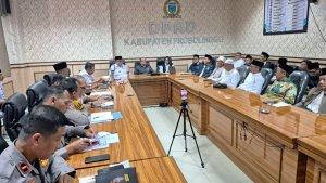 Pertemuan-para-pemuka-agama-di-Kantor-DPRD-Kabupaten-Probolinggo-Jatim.jpg