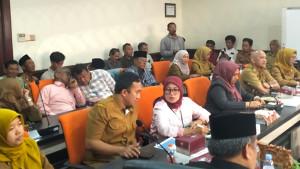 Petani-Surabaya-tolak-lahan-garapan-mereka-didirikan-Sekolah-Rakyat-di-Kedung-Cowek.jpg