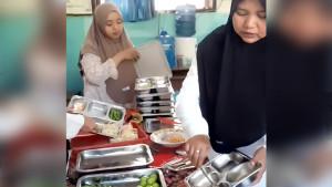 Ratusan-Siswa-di-Jember-Menolak-Menu-MBG-Karena-Beraroma-Basi.jpg