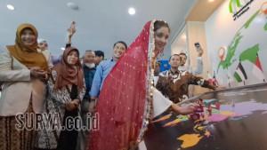 Rektor-Universitas-Muhammadiyah-SURABAYA-terhadap-pendidikan-damai-lintas-bangsa.jpg