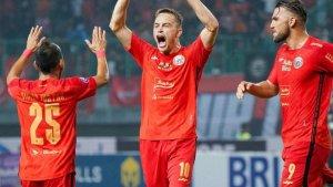 Riko-Simanjuntak-bersama-Maciej-Gajos-dan-Marko-Simic.jpg