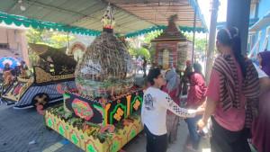 SEDEKAH-BUMI-BANDUNG-Ribuan-warga-dari-berbagai-desa-berju.jpg