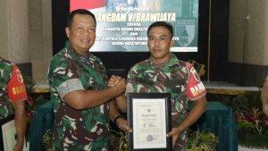 SEPAK-TERJANG-Sertu-Eko-Wahyudi-Babinsa-Situbondo-yang-Sering-Berdinas-di-Kandang-Kambing.jpg