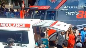 SITUASI-DI-TKP-KECELAKAAN-Kecelakaan-menimpa-Bus-Pariwisata-meng.jpg