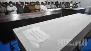 Senin-6102025-sebelum-dibawa-ke-rumah-duka.jpg