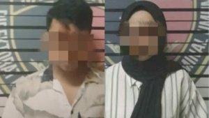 Seorang-dosen-dan-mahasiswi-melakukan-hubungan-terlarang-hingga-digerebek-oleh-warga.jpg