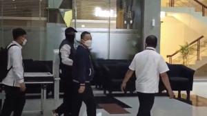 Siapa-Menas-Erwin-Dijemput-Paksa-KPK-karena-Dugaan-Kasus-Suap-Eks-Sekretaris-MA-Hasbi-Hasan.jpg