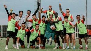 Skuad-Persebaya-Surabaya-saat-melakoni-sesi-latihan-s.jpg