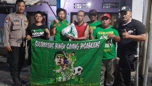 Solidaritas-Bonek-Sayang-Disabilitas-saat-memberi-santunan.jpg