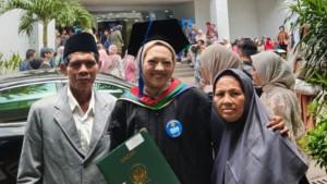 Sosok-Suni-Anak-Petani-Asal-Tegal-Lulus-S1-di-UNJ-Rela-Belajar-Sambil-Bantu-Orang-Tua-di-Sawah.jpg