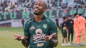 Striker-asing-Persebaya-Surabaya-Paulo-Henrique-saat-merayakan-gol-kemenangan-melawan-Persik-Kediri.jpg