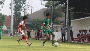 Suasana-pertandingan-Persebaya-saat-lawan-Persis-Solo-di-kompetisi-Elite-Pro-Academy.jpg