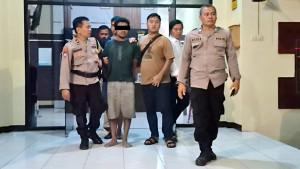 Sukar-terduga-pelaku-pembunuhan-kedua-orang-tuanya-di-Ponorogo-Jatim.jpg