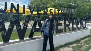Syasya-Nadia-Rahmah-berpose-di-University-of-Warerloo-Kanada.jpg