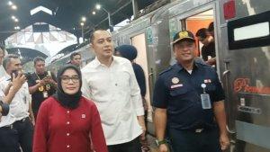 TINJAU-STASIUN-Wali-Kota-Surabaya-Eri-Cahyadi-bersama-Ketua-TP-PKK.jpg