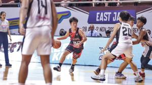 TREN-POSITIF-Tim-basket-putra-SMA-Xin-Zhong-Surabaya-mempertah.jpg