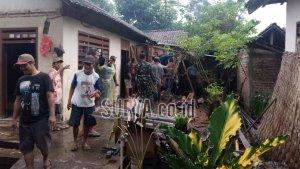 Teras-rumah-Pujiono-di-Desa-Sebalor-Kecamatan-Bandung-yang.jpg