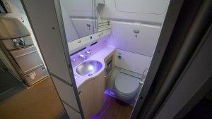 Toilet-pesawat-cara-kerja.jpg