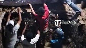 UPDATE-Kecelakaan-Syabda-Perkasa-Kondisi-Ayah-dan-Adik-Setelah-Sadar-Haru-Antarkan-ke-Pemakaman.jpg