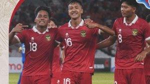 Wonderkid-Persebaya-Toni-Firmansyah-18-saat-merayakan-gol.jpg