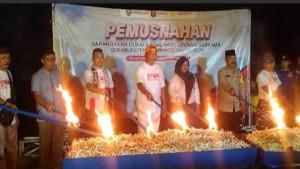bakar-rokok-ilegal-Situbondo1.jpg