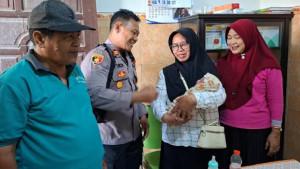 bayi-di-teras-Kediri.jpg