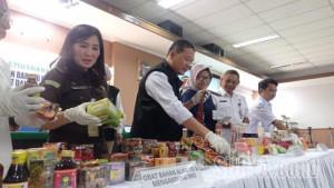 dan-pangan-tanpa-izin-edar-dengan-total-nilai-Rp103-miliar.jpg