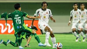 di-Stadion-Maguwoharjo-Sleman-Senin-2992025-malam-Laga-berakhir-1-0-untuk-PSS-Sleman.jpg