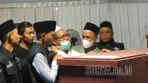 di-ruang-tunggu-keluarga-RS-Bhayangkara-Surabaya-pada-Senin-13102025-malam.jpg