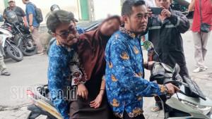 diduga-mengalami-keracunan-dan-10-diantaranya-harus-dirujuk-ke-rumah-sakit.jpg
