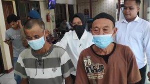 dua-kakek-yang-mencabuli-bocah-SD-di-Tuban.jpg