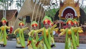 festival-karya-tari-banyuwangi.jpg