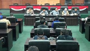 hearing-aliansi-buruh-dan-anggota-DPRD-Jombang-Jatim.jpg