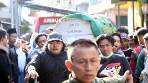 jenazah-pemuda-Surabaya-korban-tenggelam-di-Pantai-Modangan-Malang-Jatimjpg.jpg