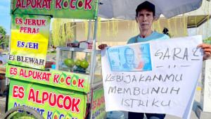 jeritan-PKL-Tuban-Jatim-akibat-direlokasi.jpg