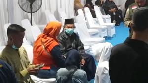 keluarga-Muhammad-Ridwan-Sahari-berada-di-RS-Bhayangkara-Surabaya.jpg