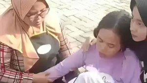 korban-kesurupan-massal-di-Bojonegoro.jpg