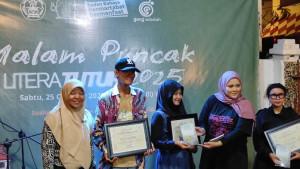 literasi-sastra-di-Gresik-1.jpg