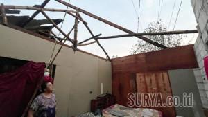mengakibatkan-puluhan-rumah-warga-rusak.jpg