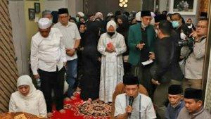 menteri-sosial-tri-rismaharini-dan-gubernur-jawa-timur-khofifah-indar-parawansa.jpg