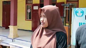orang-tua-siswa-korban-pemukulan-kepala-sekolah-di-Jember-Jatim.jpg