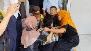 pekerja-pabrik-rokok-Bojonegoro-yang-kesurupan.jpg